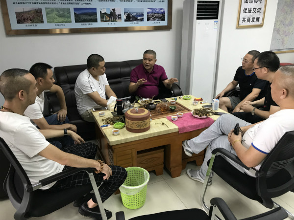 2018.7.27 李祚文监事长到商会值班